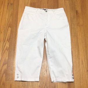 Gloria Vanderbilt White Cropped Jeans